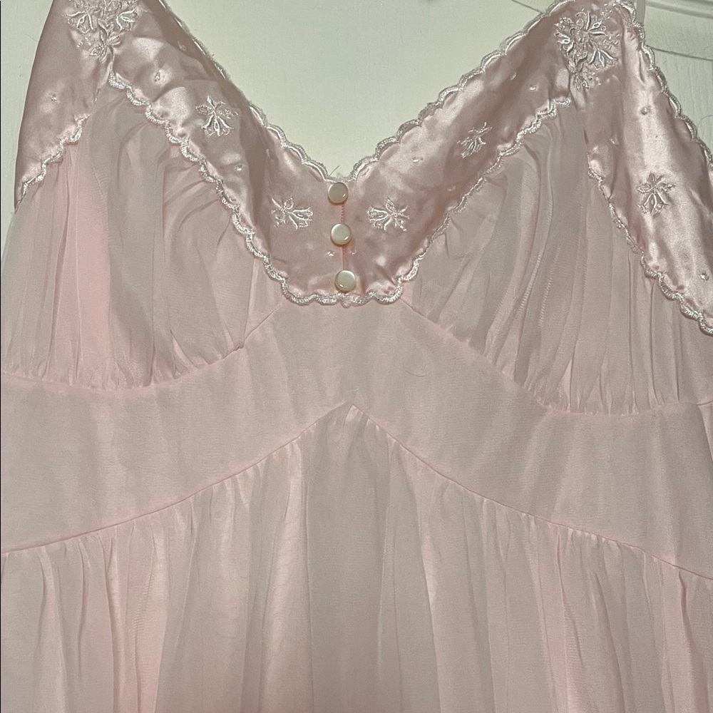 Vintage Powder Pink Demure Nightgown - Picture 7 of 9